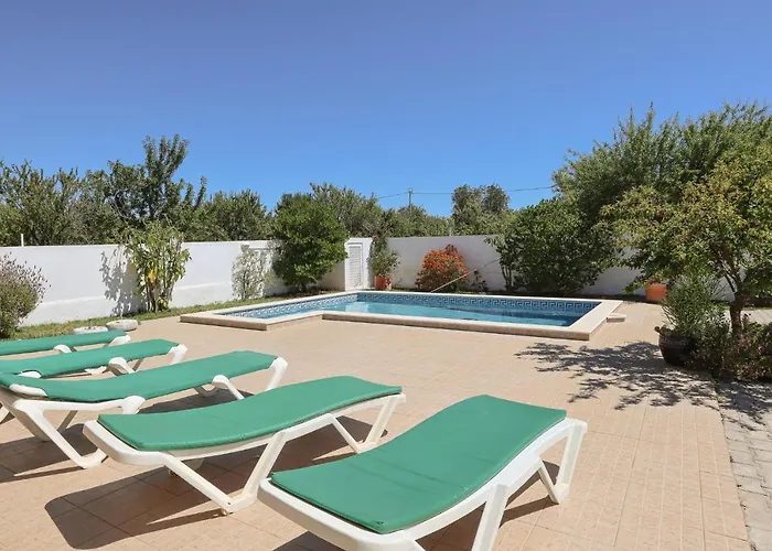 Villa Monte Bixo - Free Wifi . Swimmning Pool - By Bedzy
