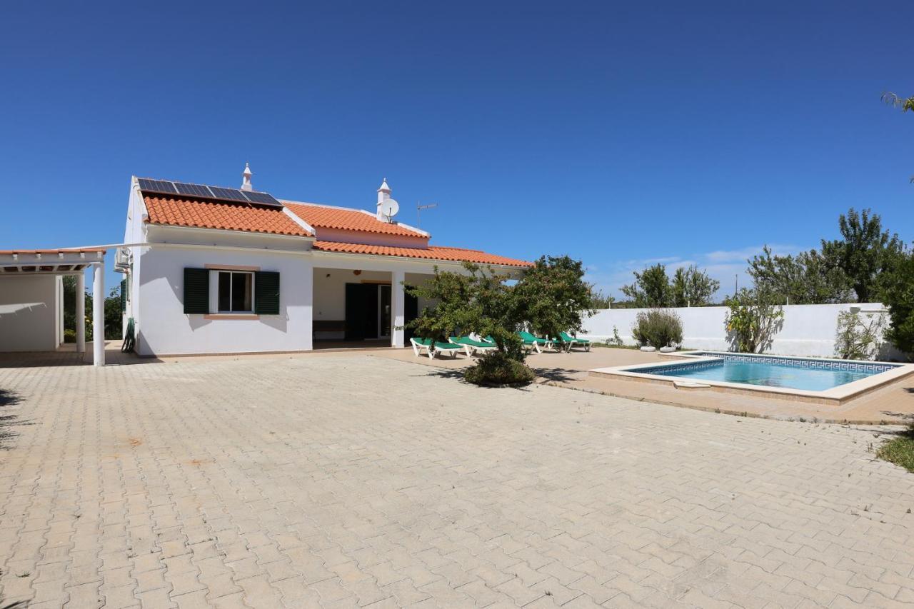 Monte Bixo - Free Wifi . Swimmning Pool - By Bedzy