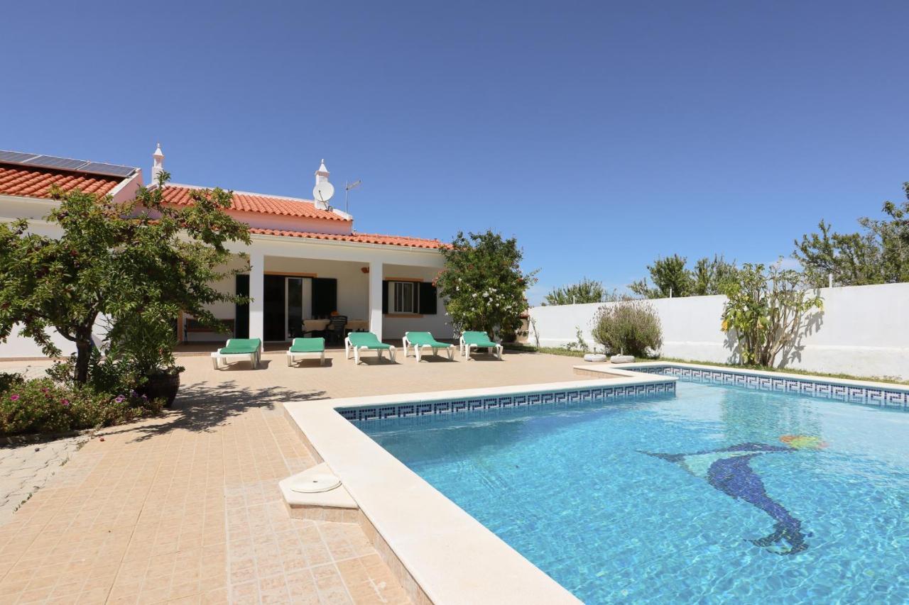 Monte Bixo - Free Wifi . Swimmning Pool - By Bedzy Villa *